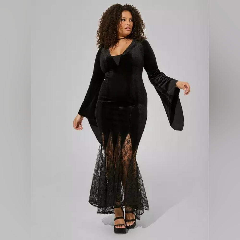 Torrid Halloween Costume Velvet Fluted Maven Dress Vamp Goth Lace Black‎ Size 2X